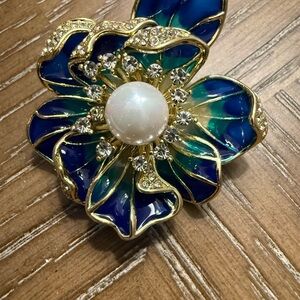 Elegant Gold and Blue Floral Brooch